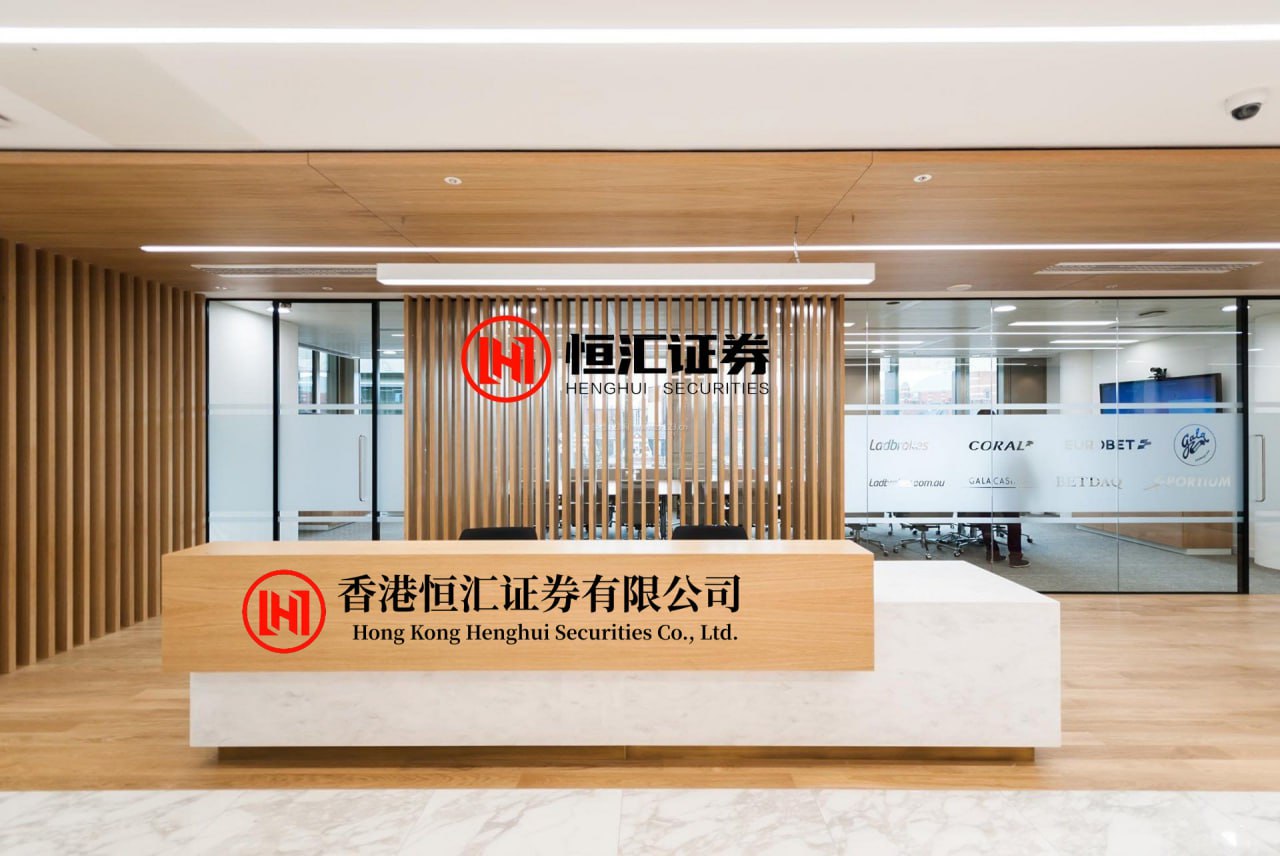 晟红网 罗永浩点赞小米18 Fold酒红色版工艺，声称无商业合作